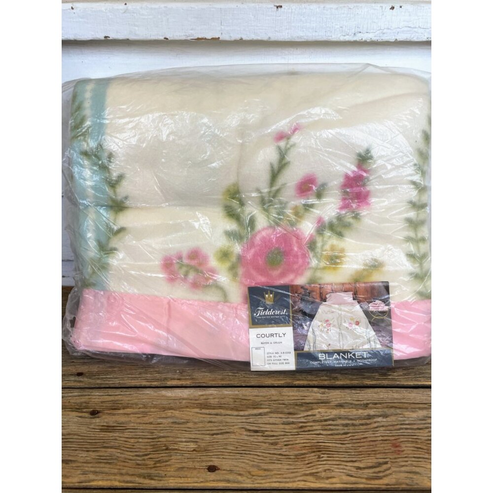 Vintage 1950s FieldCrest Blanket NOS Shabby Roses Vines 72x90" Rayon Blend - Picture 15 of 15